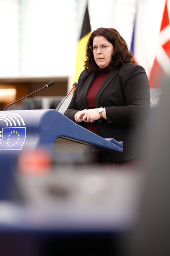 Foto 4: EP Plenary session - Presentation of the proposal on a new common approach on returns