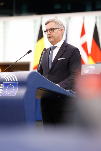 Foto 14: EP Plenary session - Presentation of the proposal on a new common approach on returns