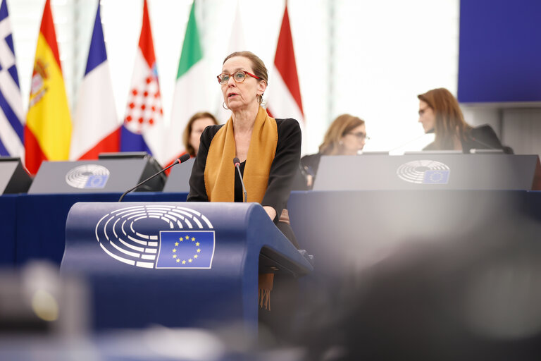 Fotografija 49: EP Plenary session - Presentation of the proposal on a new common approach on returns