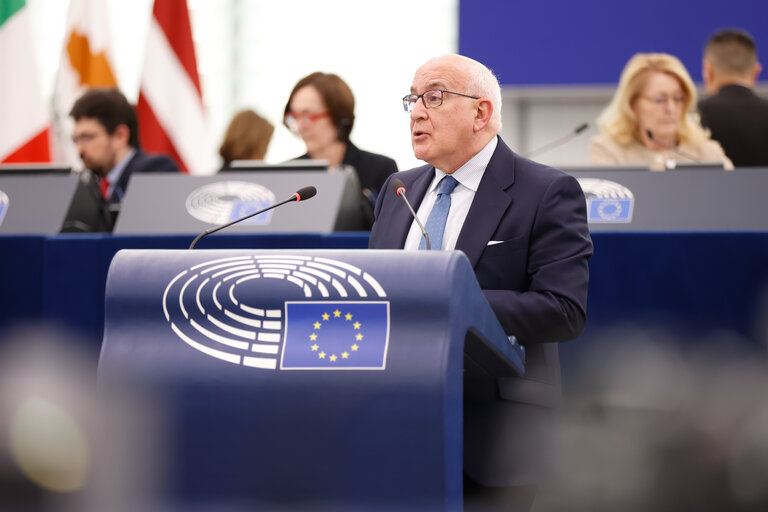 Fotografija 43: EP Plenary session - Presentation of the proposal on a new common approach on returns