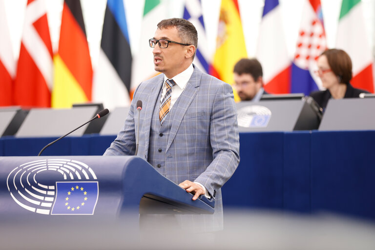 Fotografija 17: EP Plenary session - Presentation of the proposal on a new common approach on returns