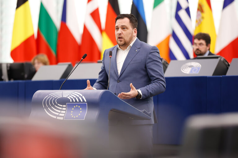 Fotografija 12: EP Plenary session - Presentation of the proposal on a new common approach on returns