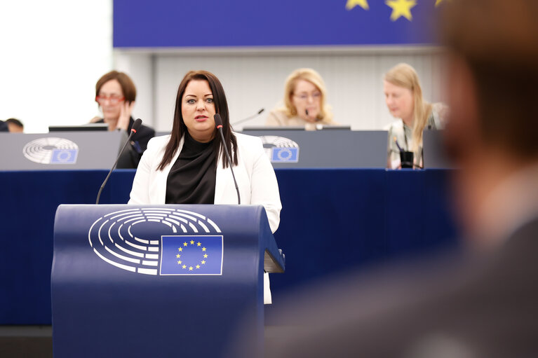 Fotogrāfija 13: EP Plenary session - Presentation of the proposal on a new common approach on returns