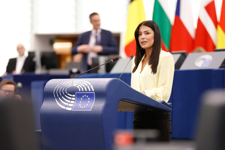 Fotografija 20: EP Plenary session - Presentation of the proposal on a new common approach on returns