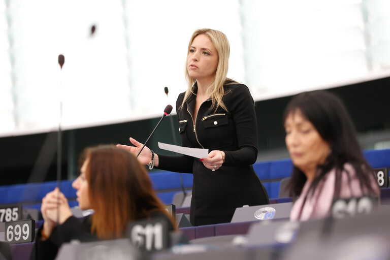 Снимка 5: EP Plenary session - Presentation of the proposal on a new common approach on returns