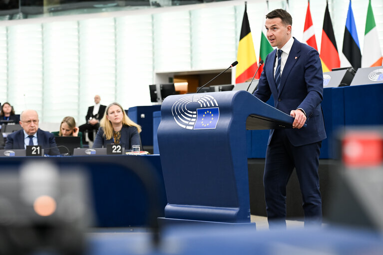 Photo 4 : EP Plenary session - White paper on the future of European defence