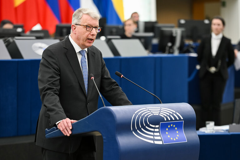 Photo 27 : EP Plenary session - White paper on the future of European defence