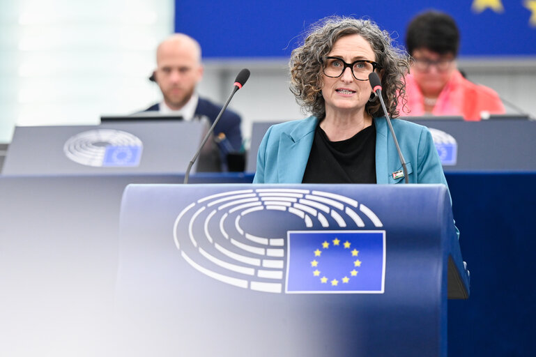 Photo 23: EP Plenary session - Deteriorating situation in Gaza following the non-extension of the ceasefire