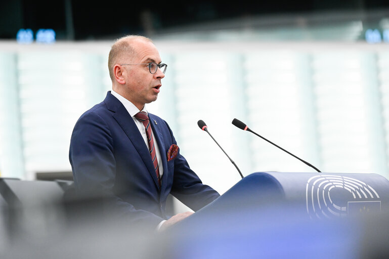 Fotografi 35: EP Plenary session - Deteriorating situation in Gaza following the non-extension of the ceasefire