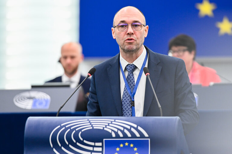 Φωτογραφία 21: EP Plenary session - Deteriorating situation in Gaza following the non-extension of the ceasefire