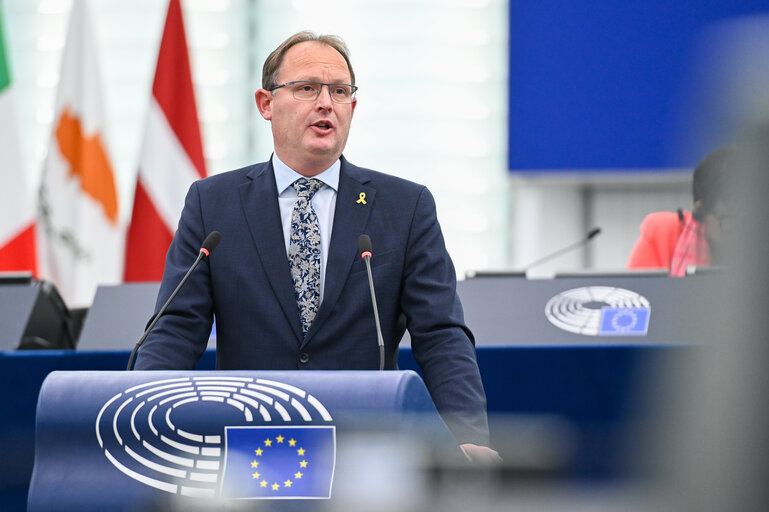 Fotografi 28: EP Plenary session - Deteriorating situation in Gaza following the non-extension of the ceasefire