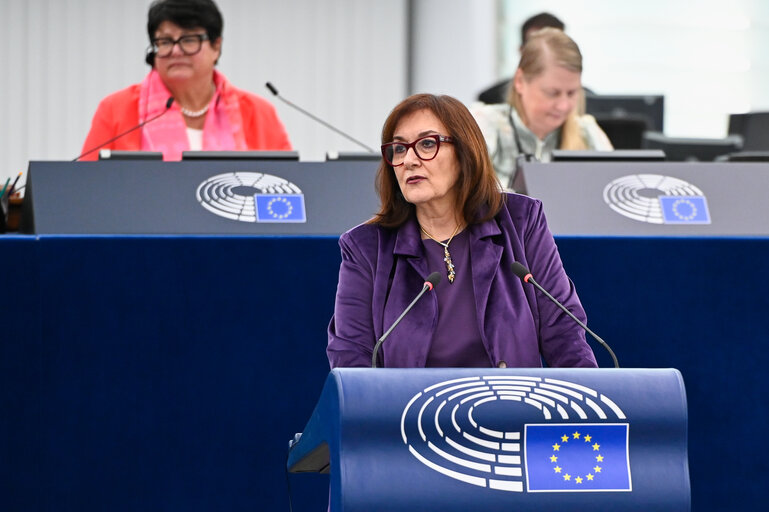 Fotogrāfija 37: EP Plenary session - Deteriorating situation in Gaza following the non-extension of the ceasefire