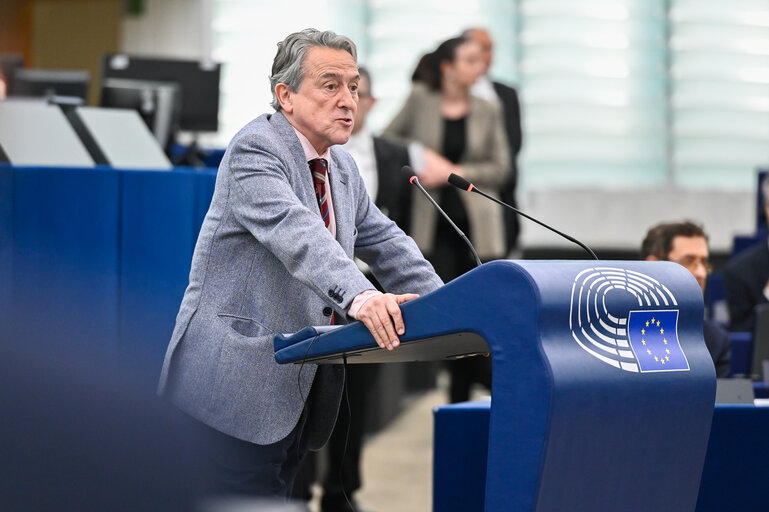 Φωτογραφία 19: EP Plenary session - Deteriorating situation in Gaza following the non-extension of the ceasefire