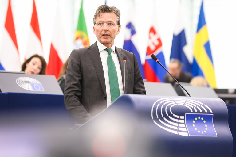 Fotografija 16: EP Plenary session - Action Plan for the Automotive Industry