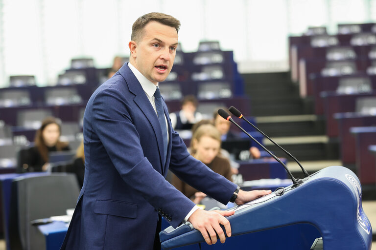 Valokuva 34: EP Plenary session - Action Plan for the Automotive Industry