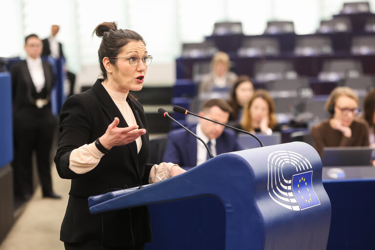 Fotografija 24: EP Plenary session - Action Plan for the Automotive Industry