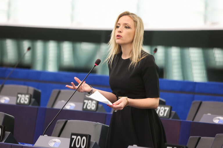 Φωτογραφία 15: EP Plenary session - Action Plan for the Automotive Industry