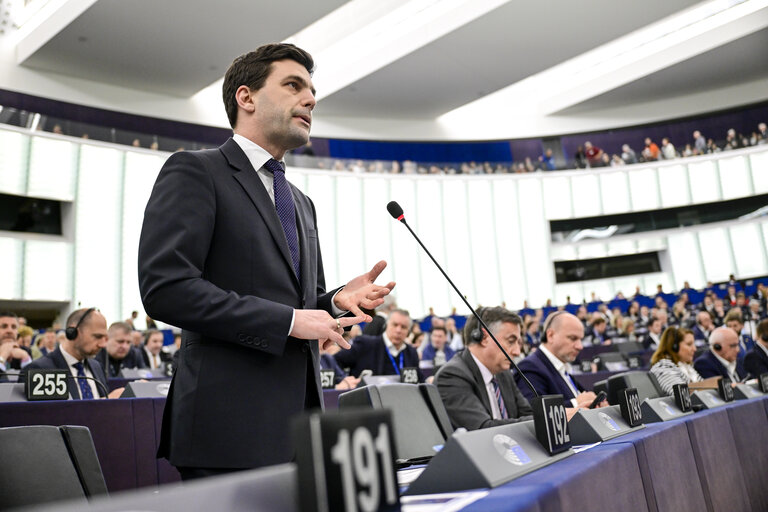 Photo 38: EP Plenary session - Voting session