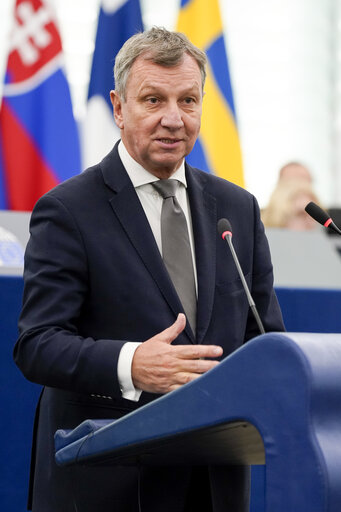 Photo 17: EP Plenary session - 100 days of the new Commission – Delivering on Defence, Competitiveness, Simplification and Migration as our priorities