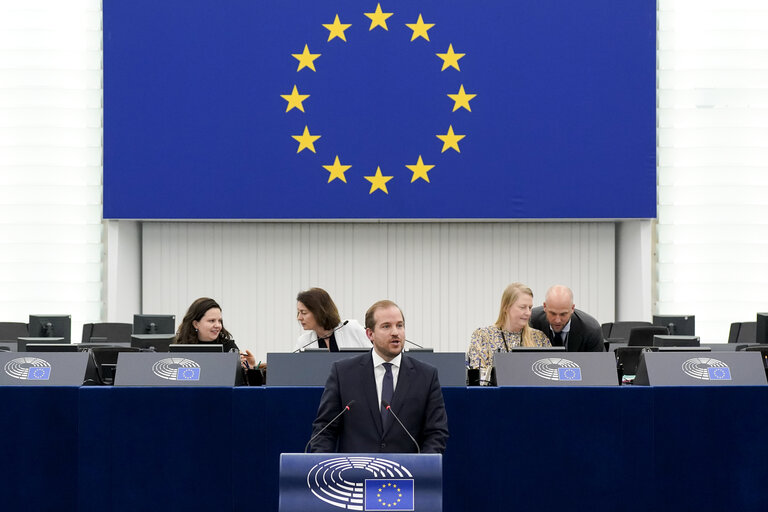 Foto 25: EP Plenary session - 100 days of the new Commission – Delivering on Defence, Competitiveness, Simplification and Migration as our priorities