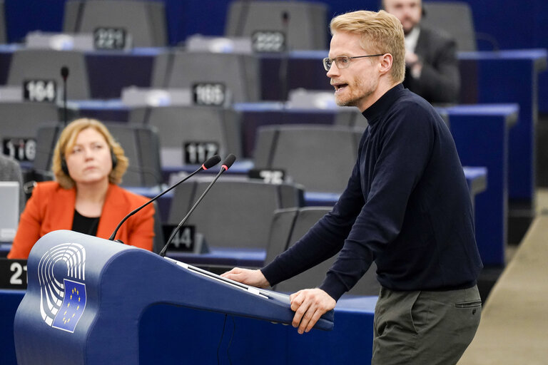 Foto 43: EP Plenary session - 100 days of the new Commission – Delivering on Defence, Competitiveness, Simplification and Migration as our priorities