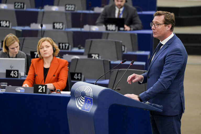 Fotagrafa 3: EP Plenary session - 100 days of the new Commission – Delivering on Defence, Competitiveness, Simplification and Migration as our priorities