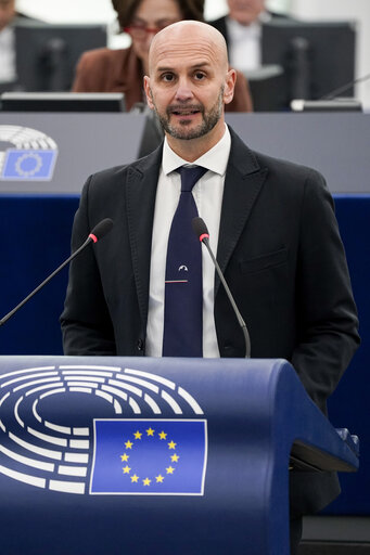 Photo 6 : EP Plenary session - 100 days of the new Commission – Delivering on Defence, Competitiveness, Simplification and Migration as our priorities