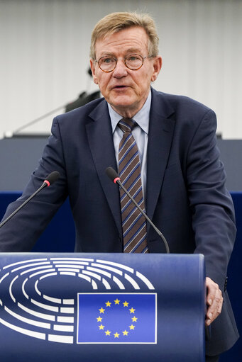 Photo 45: EP Plenary session - 100 days of the new Commission – Delivering on Defence, Competitiveness, Simplification and Migration as our priorities