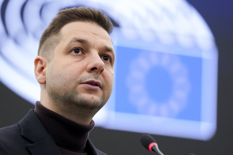 Fotografie 14: EP Plenary session - 100 days of the new Commission – Delivering on Defence, Competitiveness, Simplification and Migration as our priorities