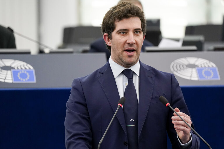 Photo 20: EP Plenary session - 100 days of the new Commission – Delivering on Defence, Competitiveness, Simplification and Migration as our priorities