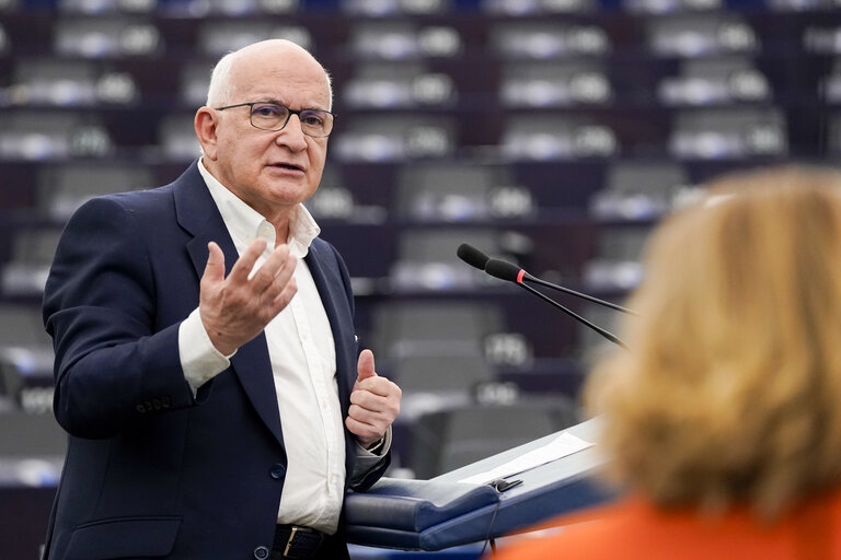 Foto 18: EP Plenary session - 100 days of the new Commission – Delivering on Defence, Competitiveness, Simplification and Migration as our priorities