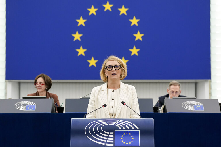 Foto 15: EP Plenary session - 100 days of the new Commission – Delivering on Defence, Competitiveness, Simplification and Migration as our priorities