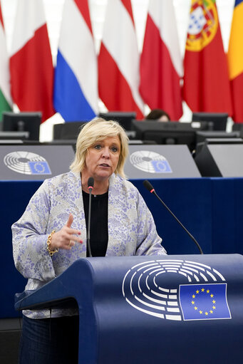 Fotografi 10: EP Plenary session - 100 days of the new Commission – Delivering on Defence, Competitiveness, Simplification and Migration as our priorities