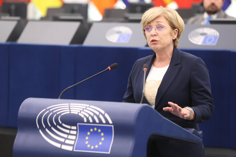 Снимка 28: EP Plenary session - Union of Skills: striving for more and better opportunities to study, train or work in the EU and to bring our talents back home