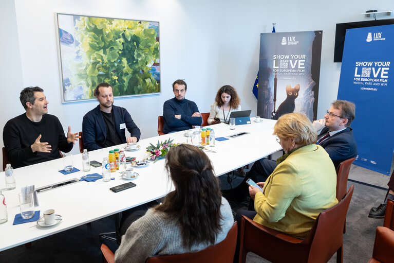 Fotografie 8: LUX European Audience Film Award 2025 - MEPs meet with the team of Flow movie