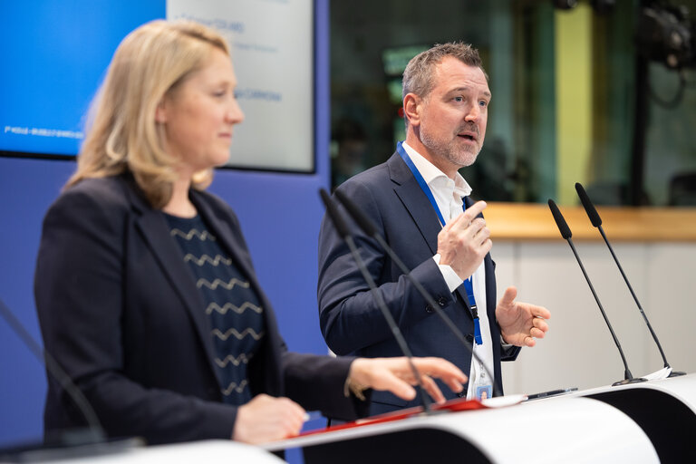 Foto 8: Training Programme for Young European Journalists - Press point: Discussion with MEPs about the Multiannual Financial Framework (MFF)