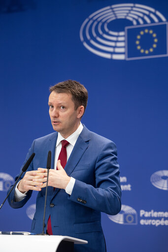 Foto 22: Training Programme for Young European Journalists - Press point: Discussion with MEPs about the Multiannual Financial Framework (MFF)