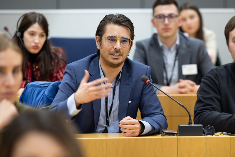 Foto 23: Training Programme for Young European Journalists - Press point: Discussion with MEPs about the Multiannual Financial Framework (MFF)