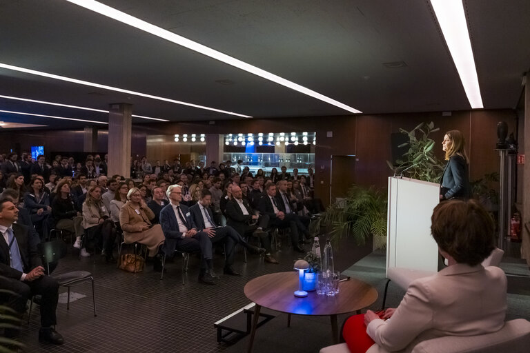 Φωτογραφία 3: Roberta METSOLA, EP President participates at the Euractiv Event