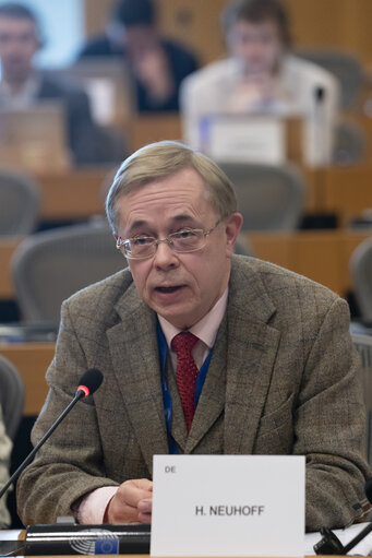 Valokuva 1: SEDE - Sauli Niinistö, Former President of Finland and Special Adviser to the President of the European Commission: presentation of the Report on Strengthening Europe’s civil and military preparedness and readiness