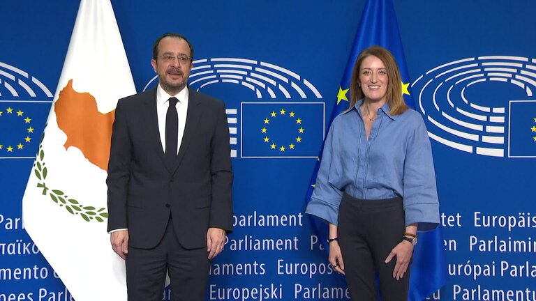 Roberta METSOLA, EP President meets with Nikos CHRISTODOULIDES, President of Cyprus: arrival, welcome, roundtable and extracts from the press point