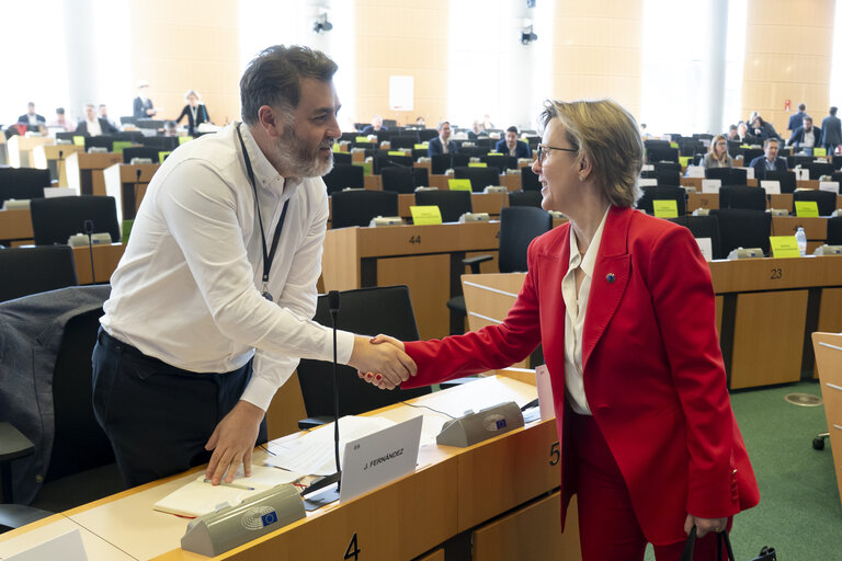 Fotografie 27: ECON - Exchange of views with the Executive Vice-President Stéphane Séjourné and the Commissioner Maria Luís Albuquerque on the Competitive Compass and on the Savings and Investments Union