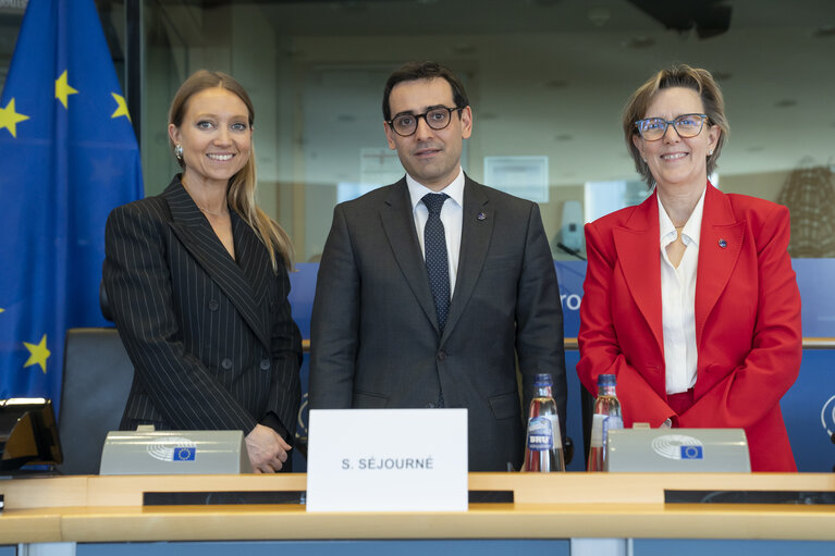 Fotografie 25: ECON - Exchange of views with the Executive Vice-President Stéphane Séjourné and the Commissioner Maria Luís Albuquerque on the Competitive Compass and on the Savings and Investments Union