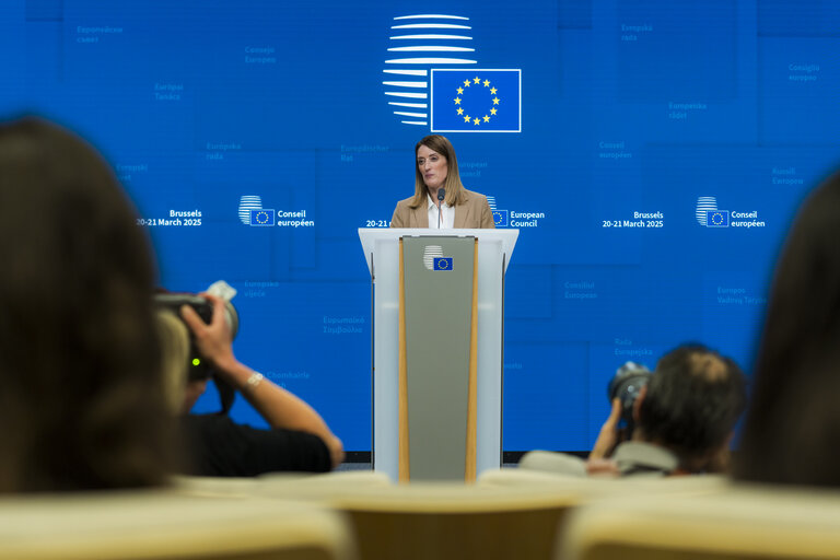 Снимка 1: European Council - Press Conference