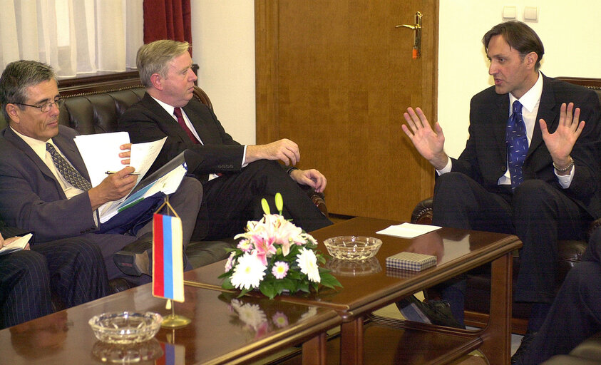 Pat COX, EP President meets with Ranko Krivokapic, Montenegrin Parliament President during his official visit in Belgrade, Serbia & Montenegro, 30 September , 2003.