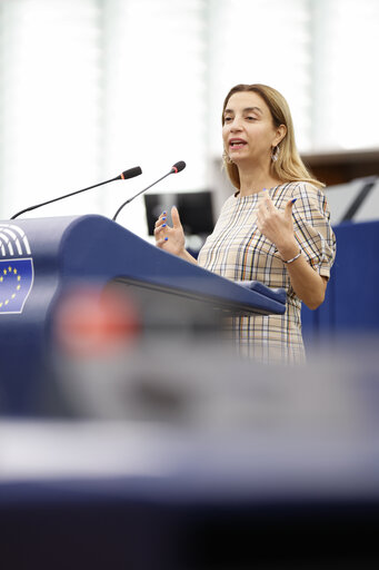 Φωτογραφία 13: EP Plenary session - Need to ensure democratic pluralism, strengthen integrity, transparency and anti-corruption policies in the EU