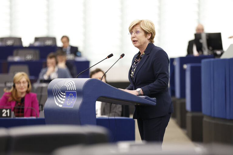 Φωτογραφία 14: EP Plenary session - Need to ensure democratic pluralism, strengthen integrity, transparency and anti-corruption policies in the EU