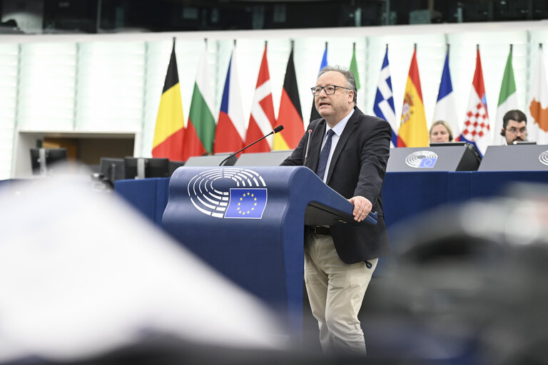 Photo 33: EP Plenary session - Safeguarding the access to democratic media, such as Radio Free Europe/Radio Liberty