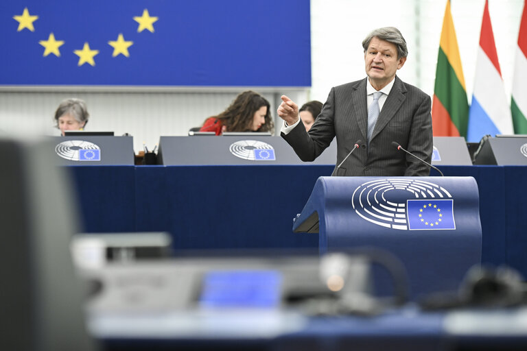 Photo 9: EP Plenary session - Safeguarding the access to democratic media, such as Radio Free Europe/Radio Liberty
