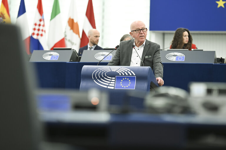 Photo 28: EP Plenary session - Dramatic situation in Gaza and the need for an immediate return to the full implementation of the ceasefire and hostage release agreement
